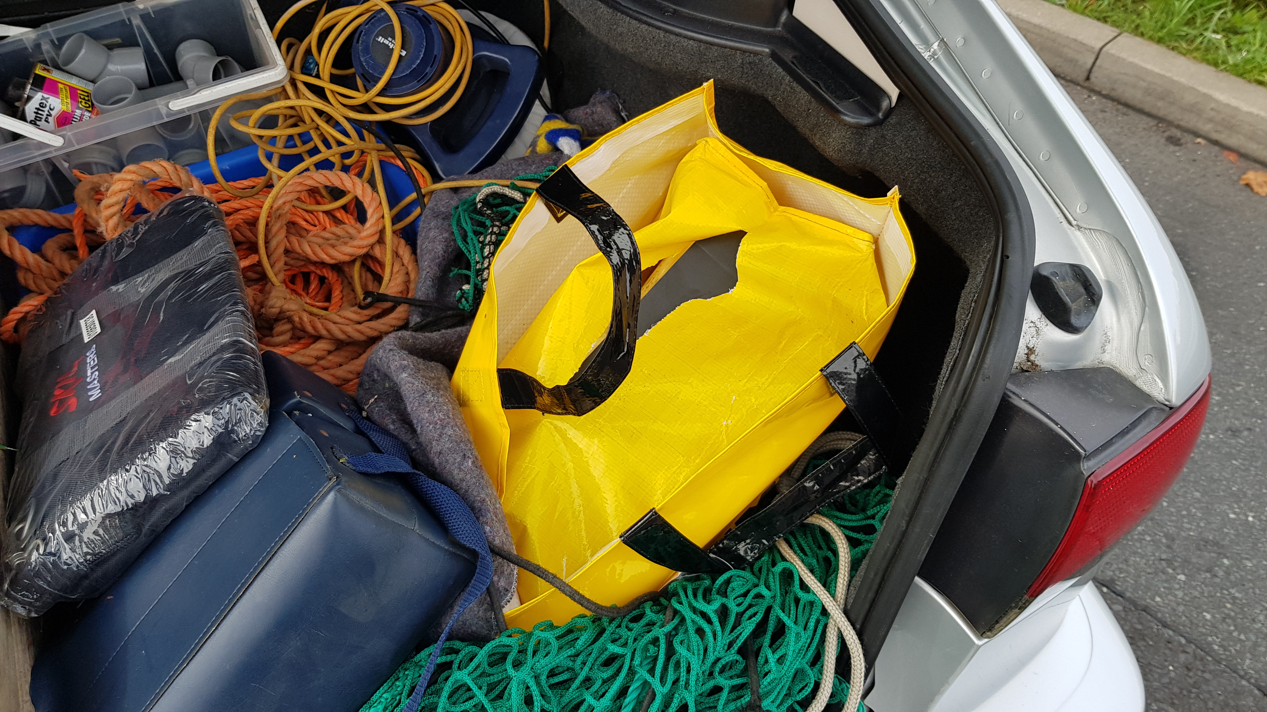 67 kg Rauschgift im Kurierfahrzeug sichergestellt - Hintermänner festgenommen MIMIKAMA