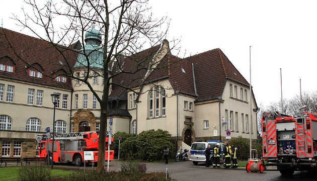 FW-E: Brandgeruch im Krayer Rathaus, technischer Defekt in EDV-Schrank