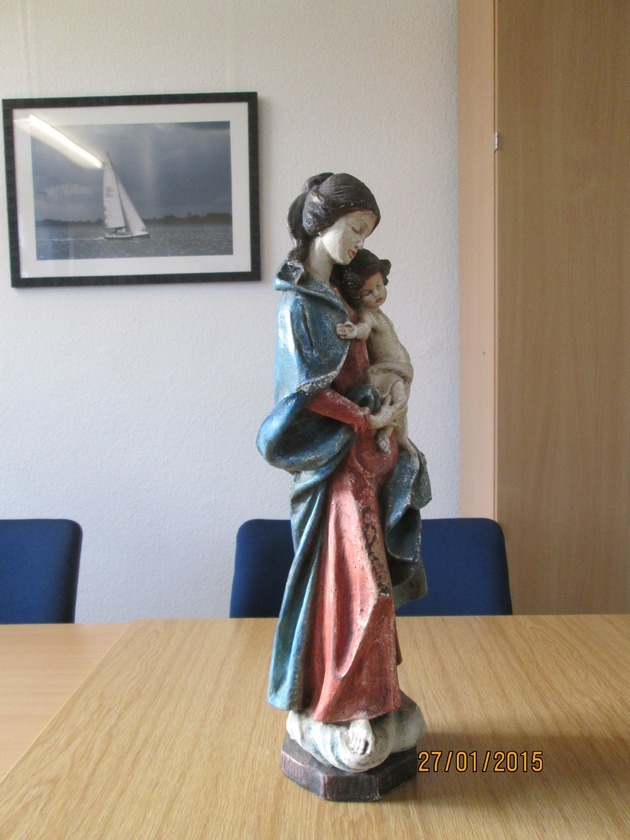 POL-SE: Elmshorn: Madonnenfigur in Elmshorn gefunden - Woher stammt diese? - mit Foto