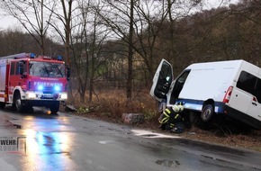 Feuerwehr Iserlohn: FW-MK: Ungew&ouml;hnlicher Verkehrsunfall