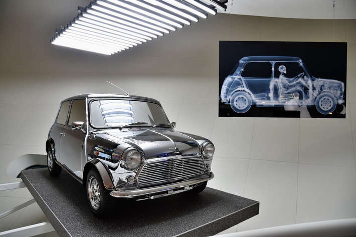Bild zum Beitrag: Bowie MINI - kostbarer Edelstein auf Reifen - BMW Group Classic mit blendender Auswahl auf der MOTORWORLD Classics Berlin 2016 
