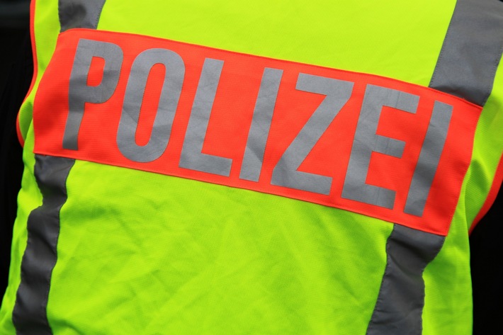 POL-HM: Körperverletzungen, Trunkenheitsfahrten, Beleidigungen,... - Streifendienst im Dauereinsatz