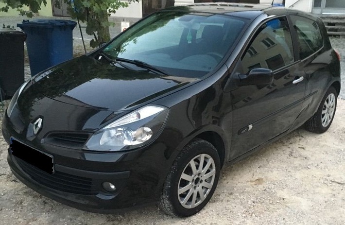 POL-FR: Steinen: 10000 Euro Schaden bei Unfallflucht - Polizei sucht dunklen Renault Clio
