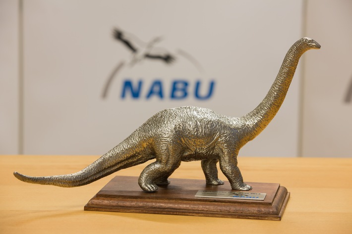 NABU:Philipp zu Guttenberg erhält "Dinosaurier des Jahres 2015"/
Negativ-Preis geht an Chef-Lobbyisten der Waldeigentümer 