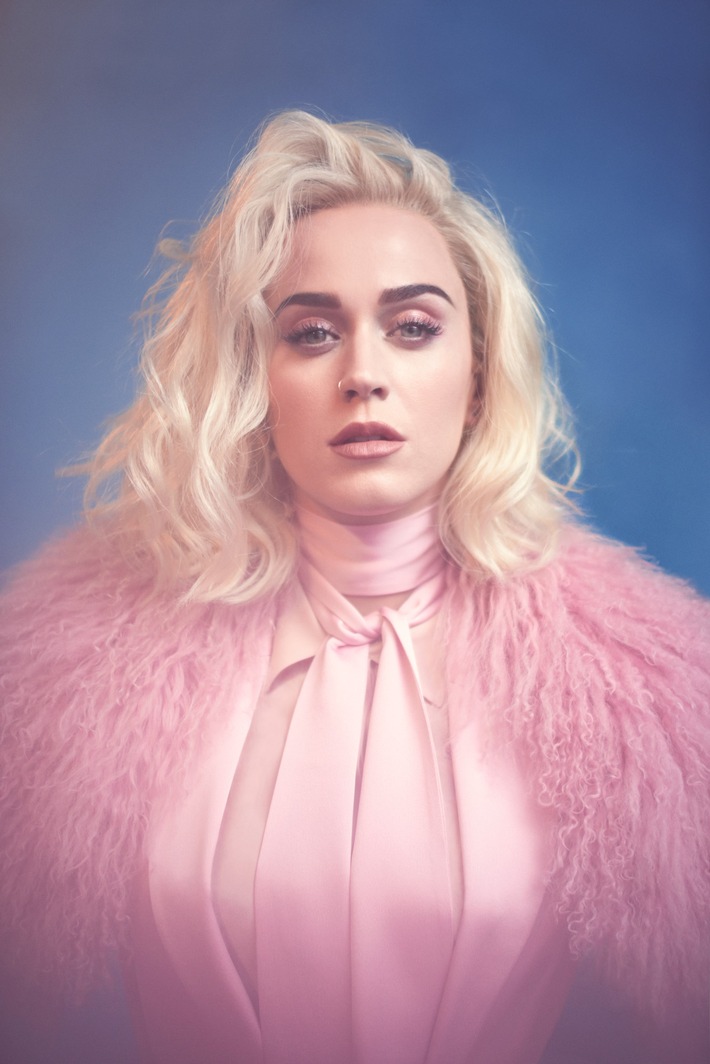 Bild zum Beitrag: Katy Perry veröffentlicht heute ihre neue Single "Chained To The Rhythm" ++ Am Sonntag live @ Grammy Awards 2017 