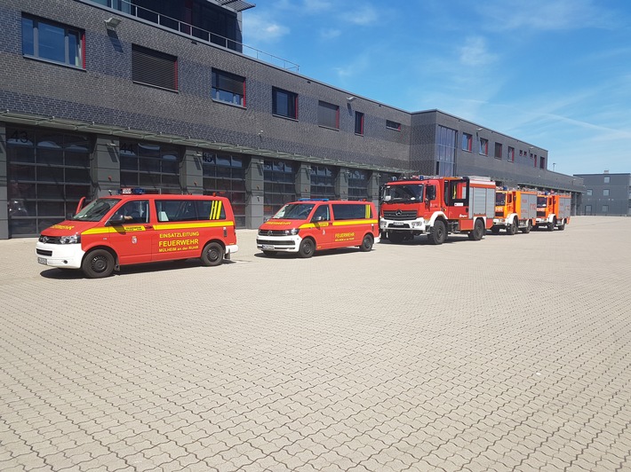 FW MH Waldbrand in Straelen Feuerwehren aus Mülheim Essen und