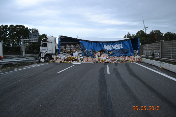 POL-WL: Unfall sorgt für Vollsperrung der A 7