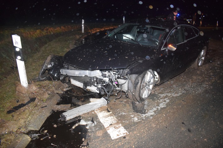 POL-NI: Stadthagen- Schwerer Verkehrsunfall im Kreisverkehr vor Wiedensahl