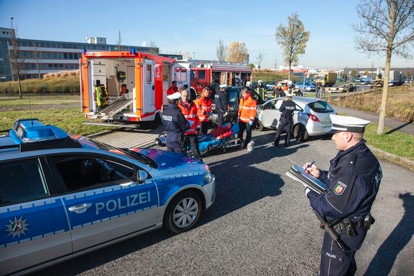 POL-REK: Unfall mit MÃ¼llwagen -  HÃ¼rth