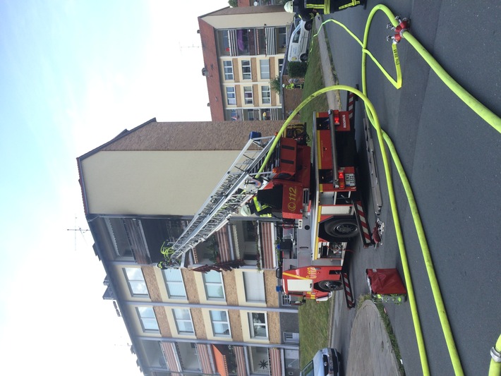 FW-EN: Balkon in Vollbrand