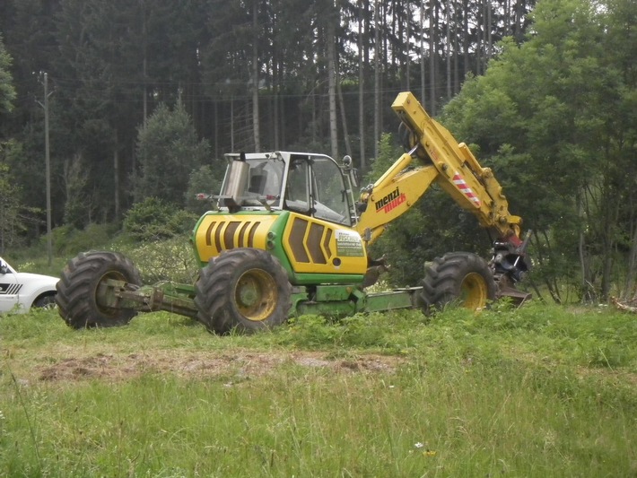 POL-FR: Bonndorf. Dieseltreibstoff aus Bagger entwendet - Polizei sucht Zeugen