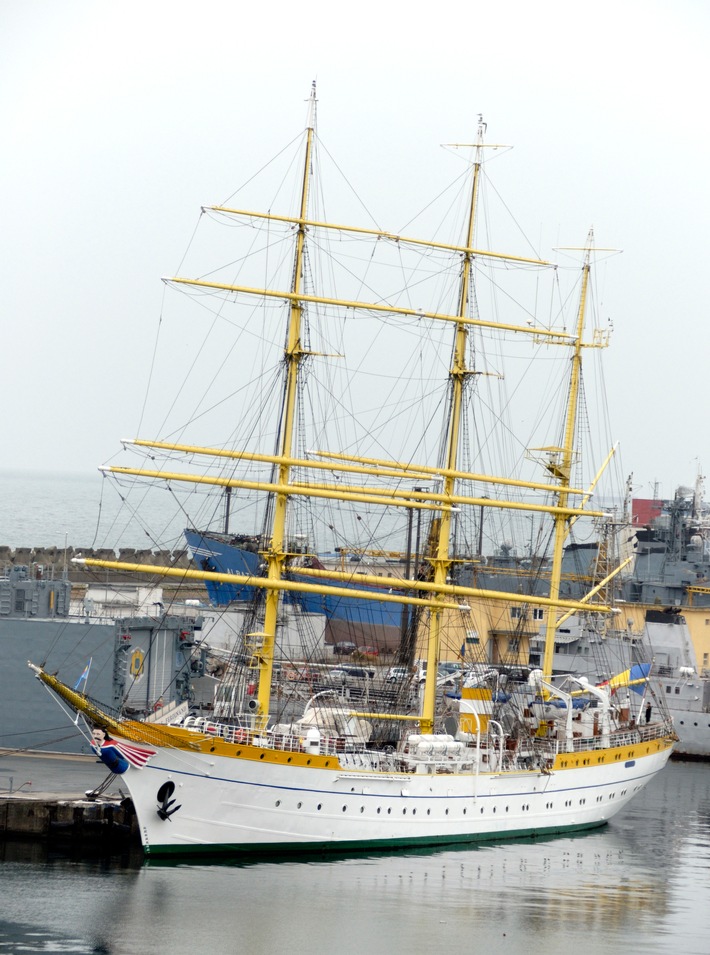 Setzt die Segel! Deutsche Offizieranw&auml;rter trainieren auf rum&auml;nischen Gro&szlig;segler "Mircea" 