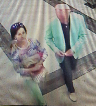 POL-PB: Tablet unterschlagen - Polizei sucht mit Foto nach Verdächtiger