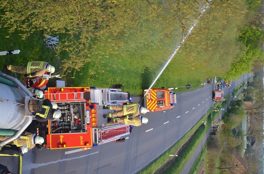 FW-PI: Großübung mit 140 Feuerwehrkräften in Groß Offenseth
