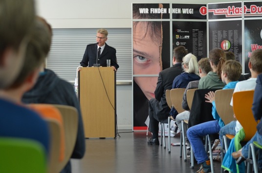 POL-FL: Flensburg - Innenminister übernimmt Schirmherrschaft für Präventionsprojekt www.hast-du-stress.de