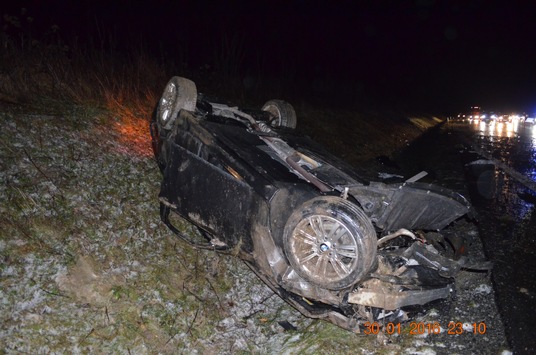 POL-HI: Ein Schwerverletzter bei Unfall auf der BAB 7 1er BMW überschlägt sich mehrfach