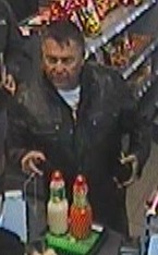 POL-H: Öffentlichkeitsfahndung! Polizei sucht Kreditkartenbetrüger mit Fotos