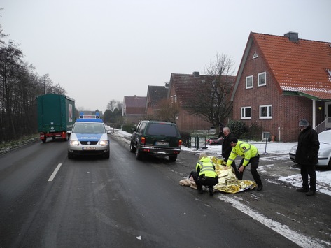 POL-STD: Geländewagenfahrer fährt in Jork auf Rollerfahrer auf - 62-jähriger schwer verletzt