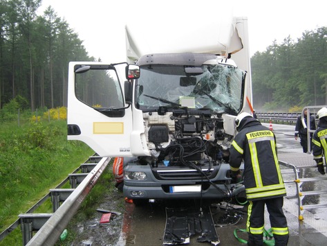 POL-WL: Lkw-Unfall sorgte für Behinderungen auf der A 1 - Zeugenaufruf -