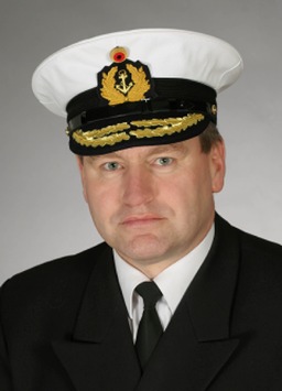 ... Kommandeur der Einsatzflottille 1, Flottillenadmiral Rainer Brinkmann.