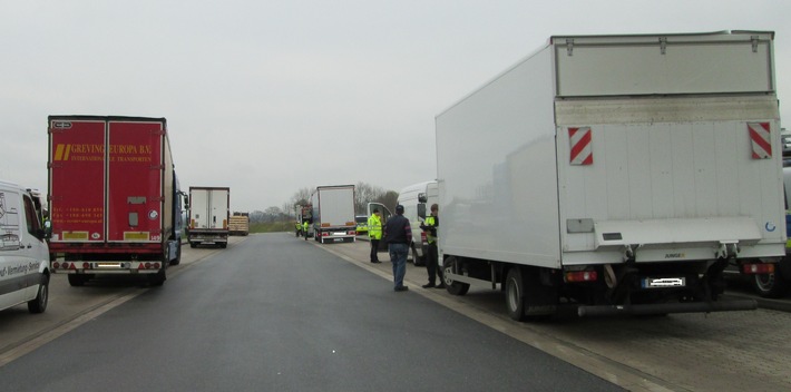 POL-SE: Bad Segeberg,  BAB 20     / Schwerlastkontrolle