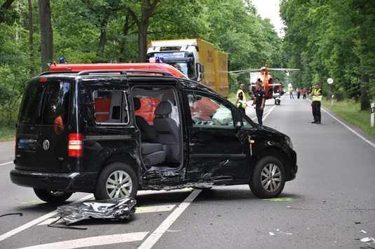 POL-WL: ++ Tostedt - Schwerer Unfall im Gegenverkehr - Lebensgefahr ++