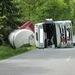 POL-SE: Bad Bramstedt - Segeberger Straße, B 206 / Gefahrguttransporter kippt auf die Fahrbahn