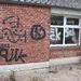 POL-FL: Schuby - tausende Euro Sachschaden: Sprayer beschmierten Grundschule, Kombi und Einfamilienhaus, Zeugen gesucht