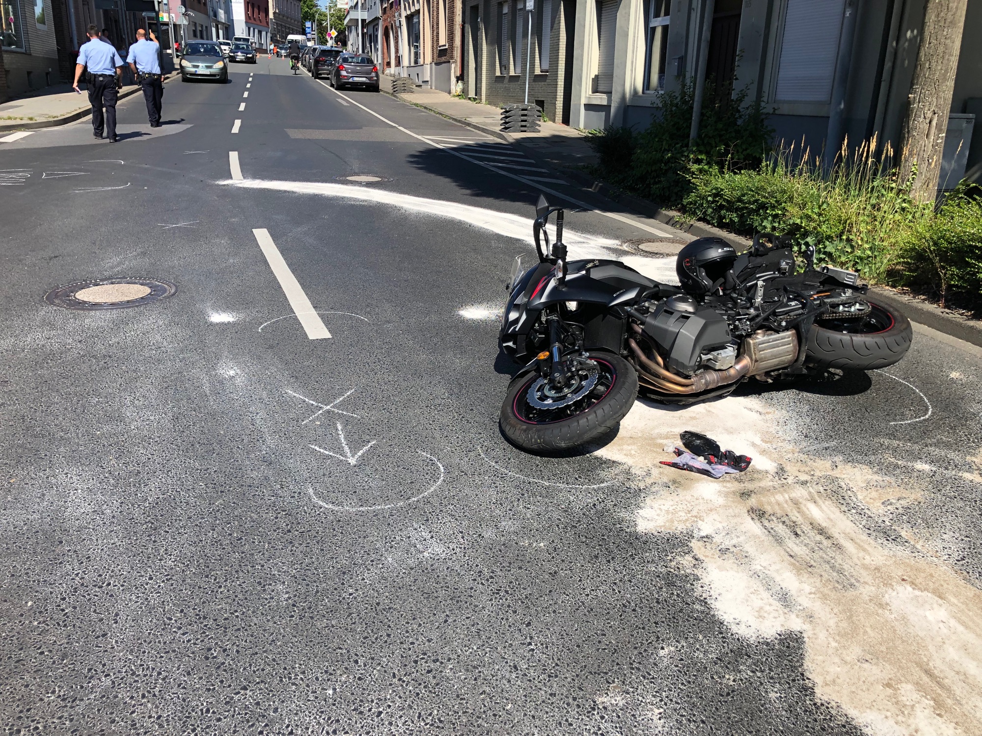 POL-AC: Auto stößt mit Motorrad zusammen - Motorradfahrer schwer