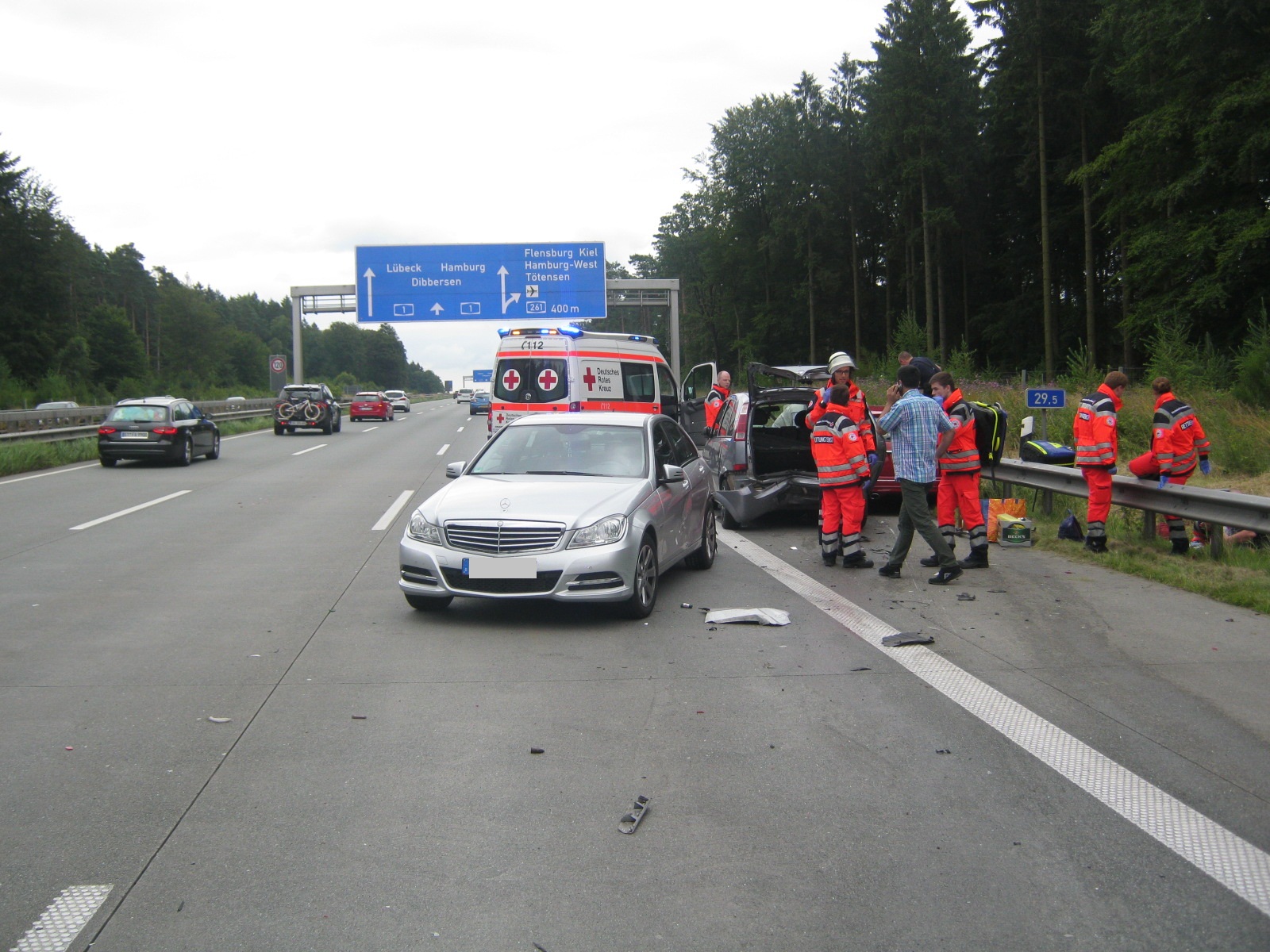 Pol Wl Erneuter Schwerer Unfall Mit 6 Verletzten Personen Auf Der Autobahn Presseportal