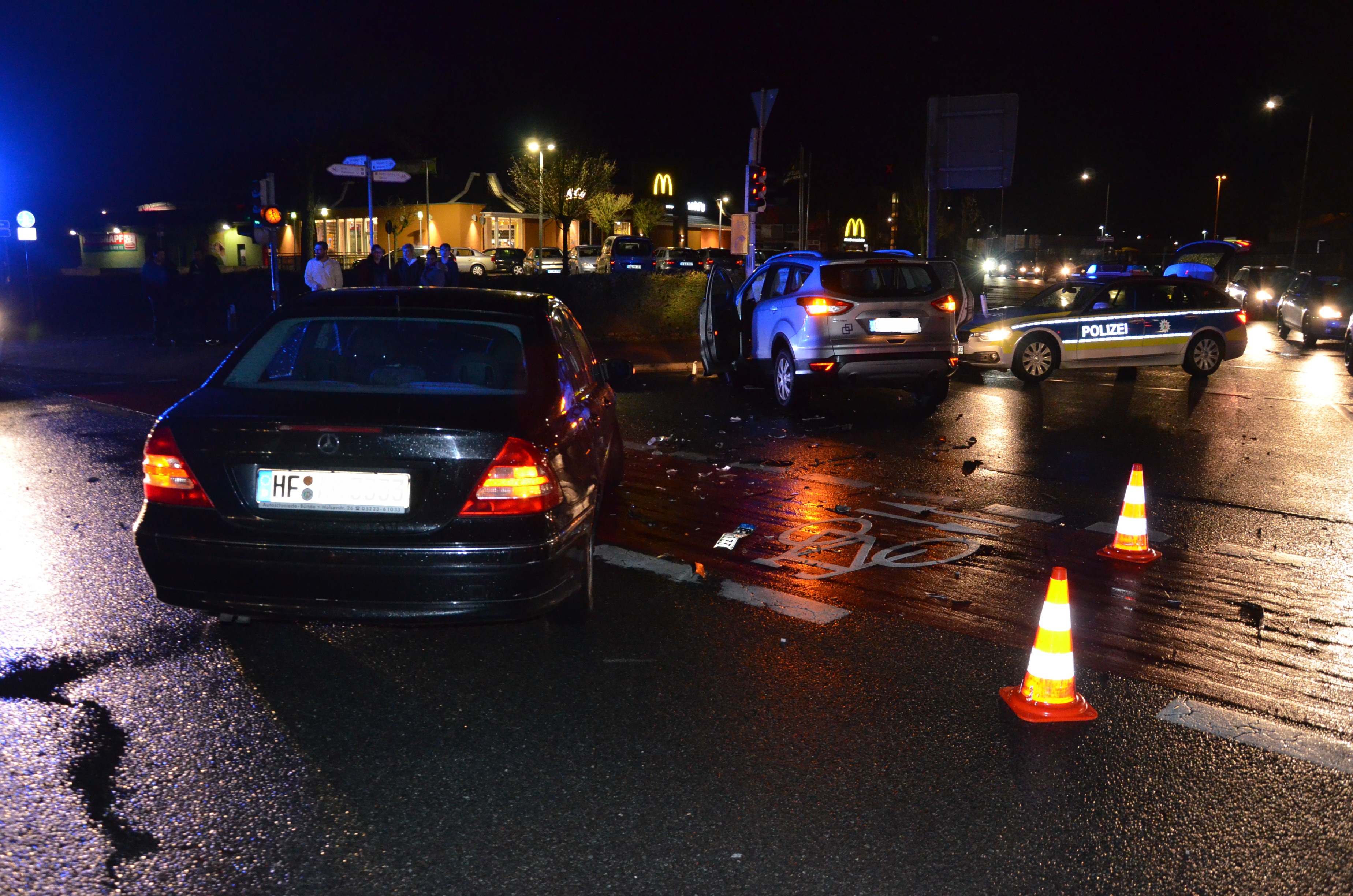 POL-HF: Verkehrsunfall Mit Personenschaden - Drei Leichtverletzte Auf ...