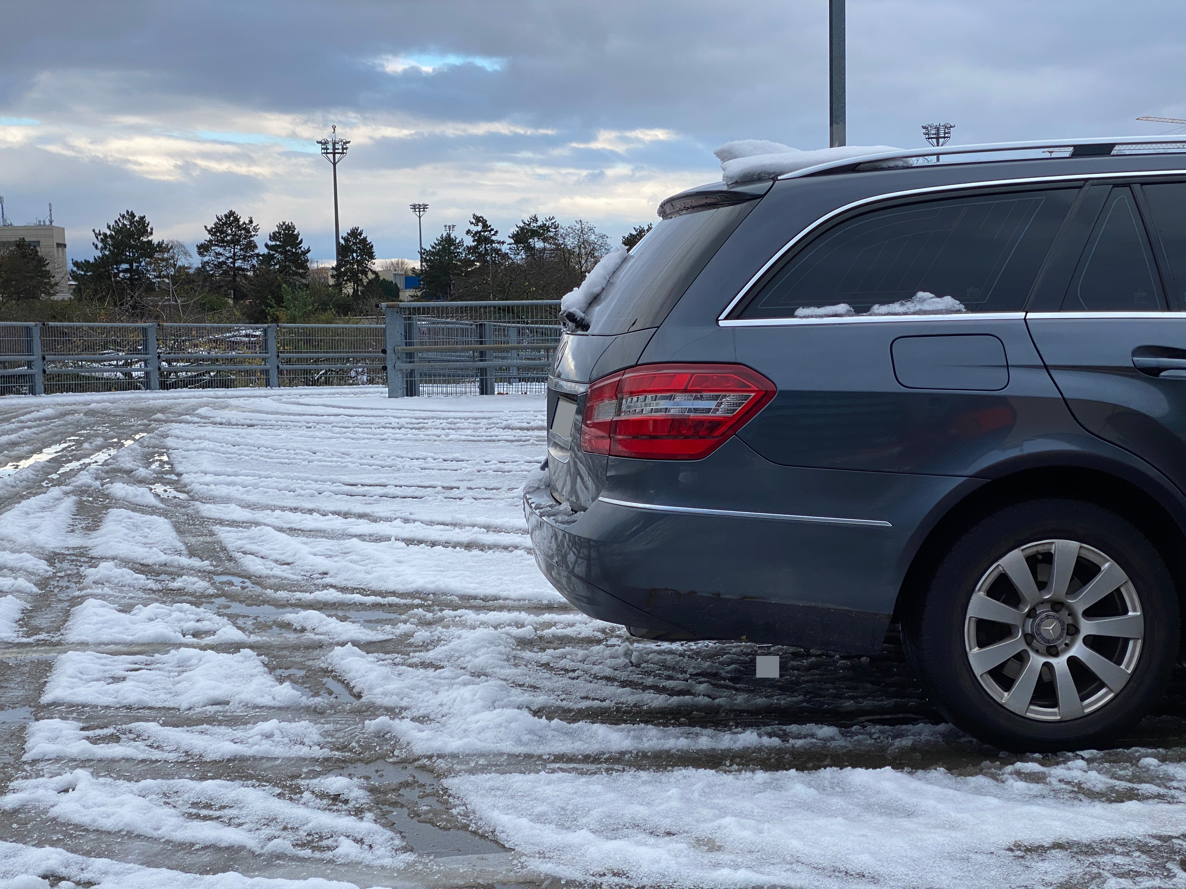 Eis & Schnee am Auto - für freie Sicht sorgen