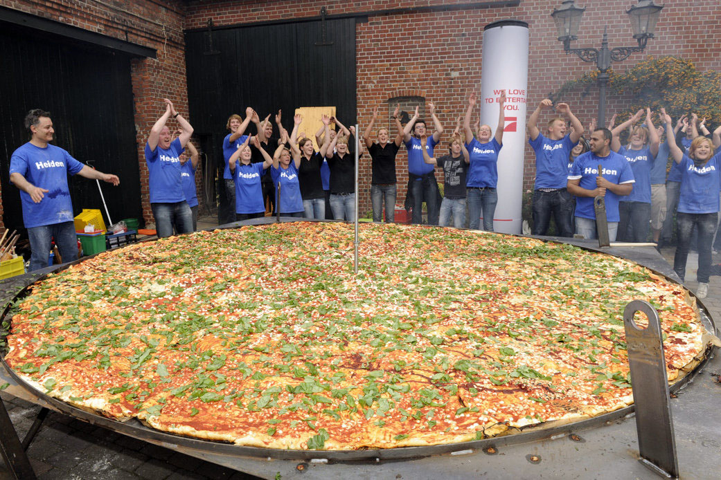 Crazy Competition: Wer backt Deutschlands größte Pizza? | Presseportal
