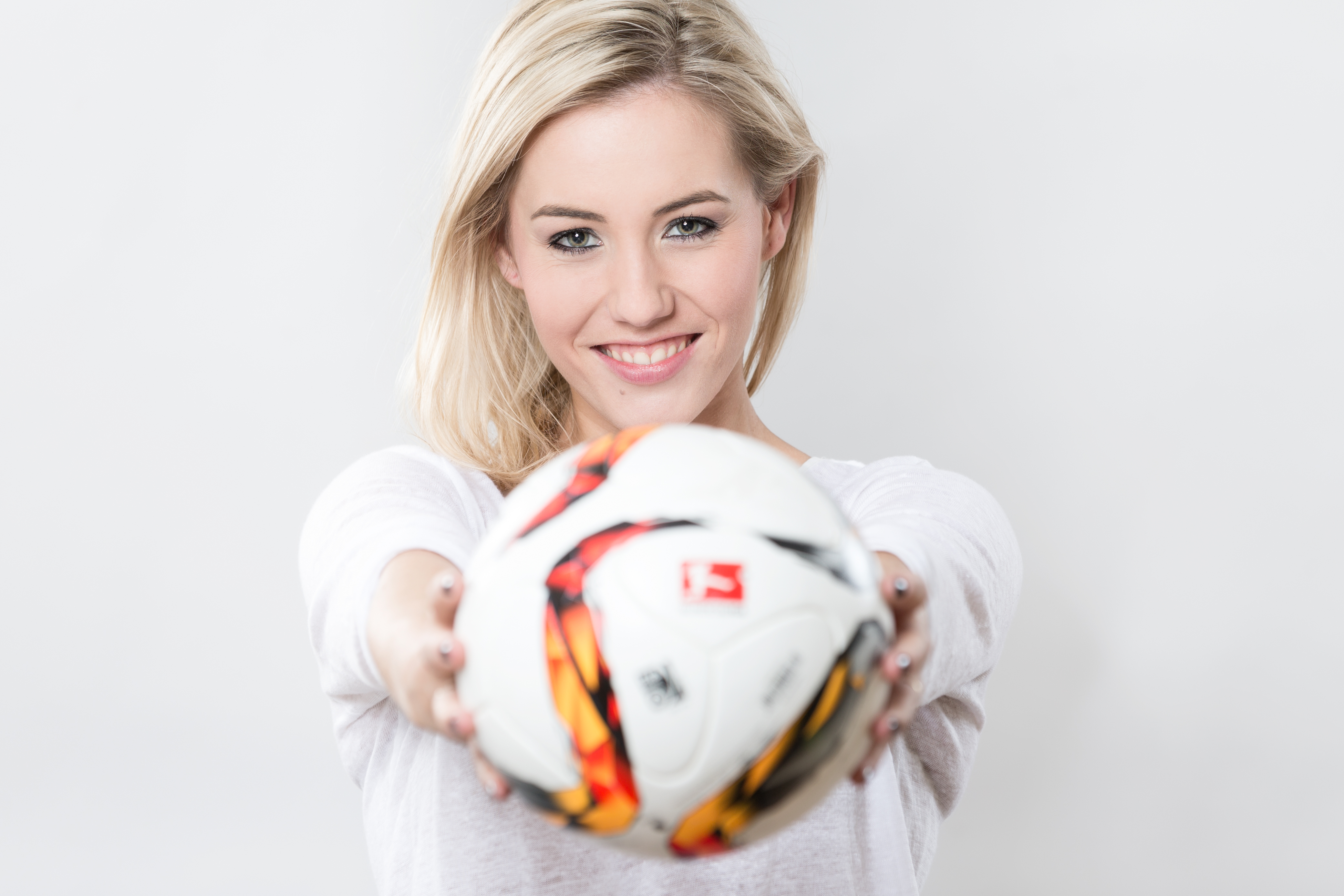 Laura Papendick Wird Moderatorin Bei Sky Sport News Hd Presseportal