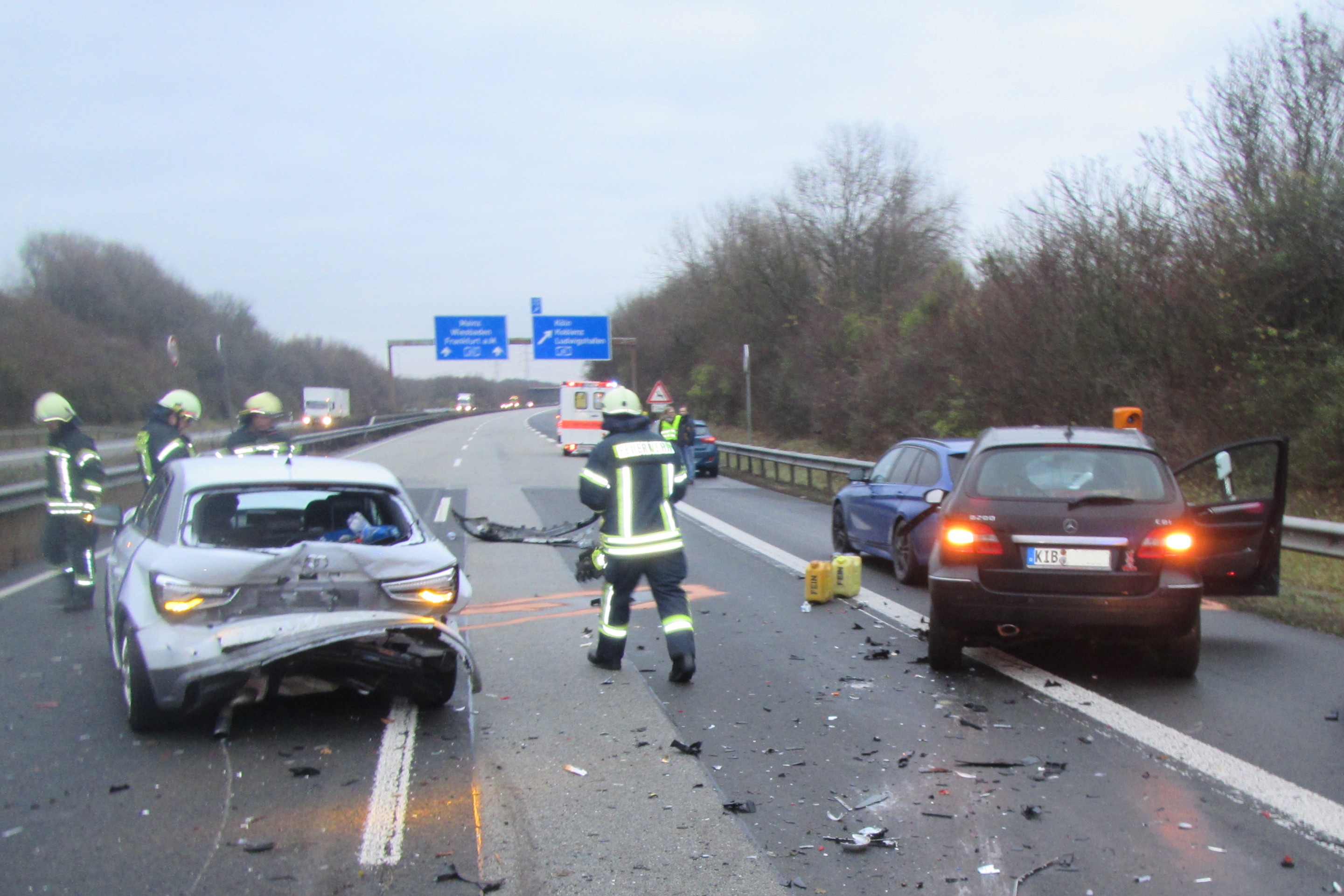 Pol Vdmz Schwerer Verkehrsunfall Auf Der A63 Presseportal