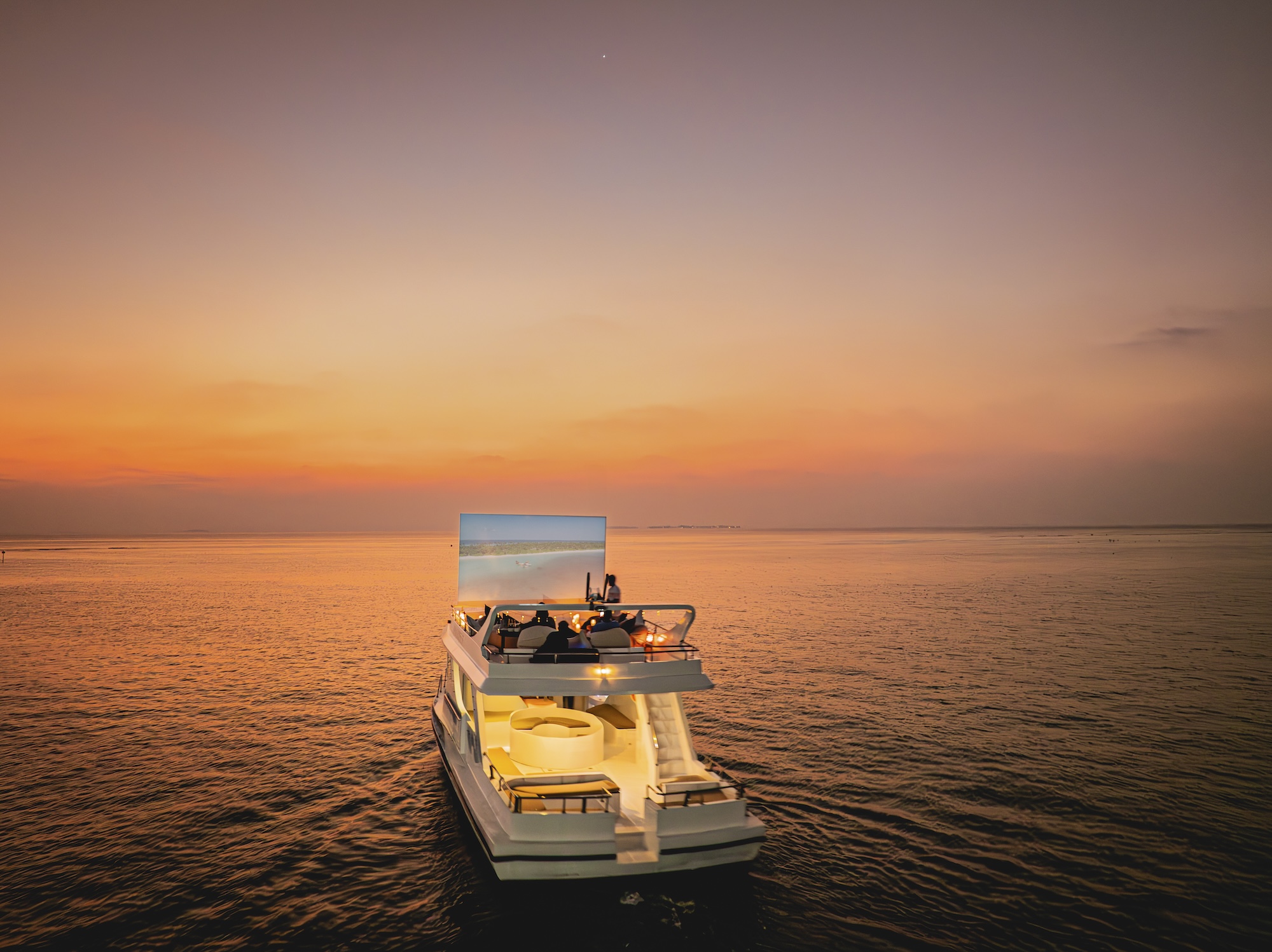 Cinema by Moonlight at Sun Siyam Iru Fushi