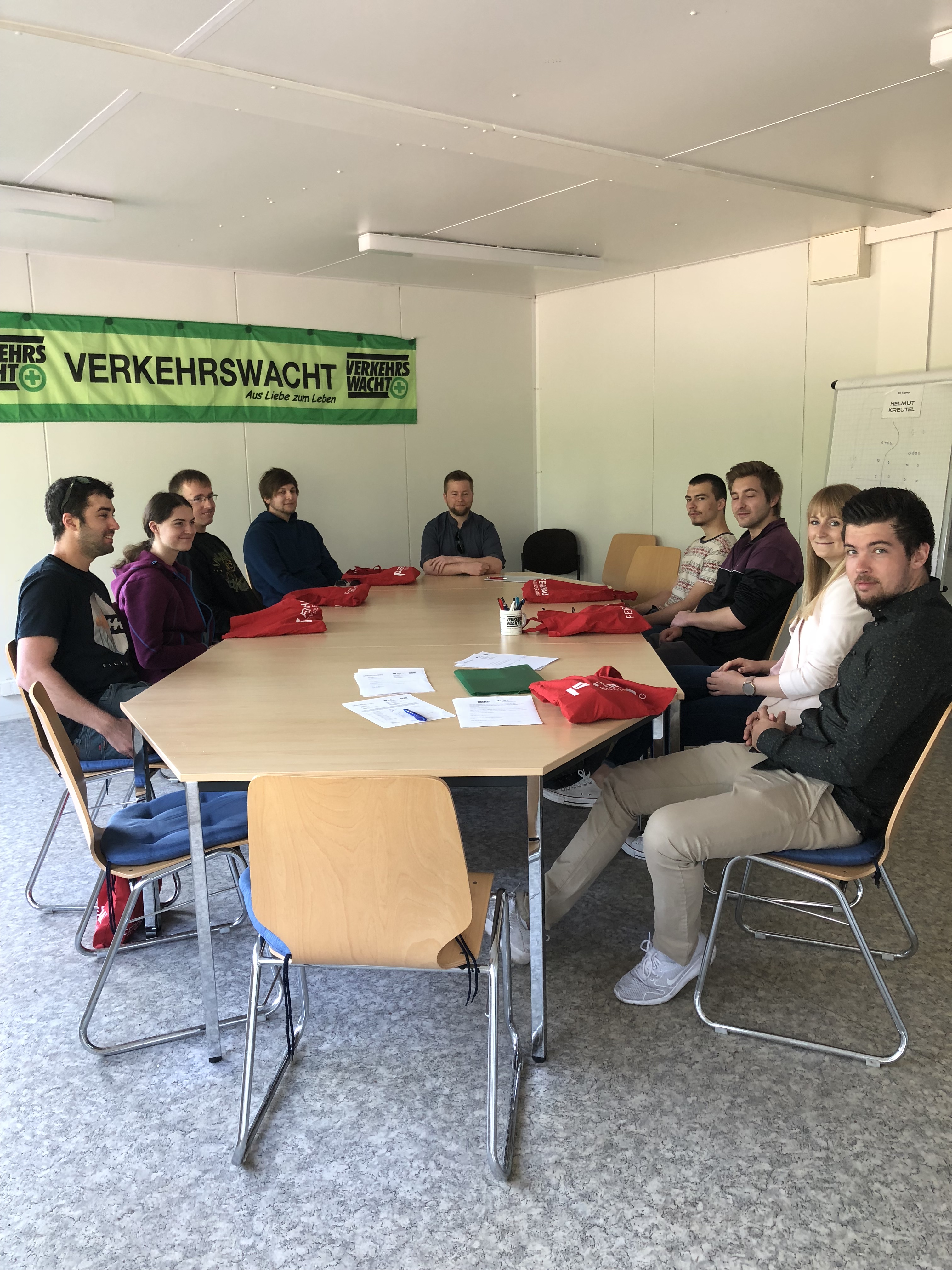 Ferchau Niederlassung Karlsruhe Sponsert Fahrsicherheitstraining Fur Studenten Der Presseportal