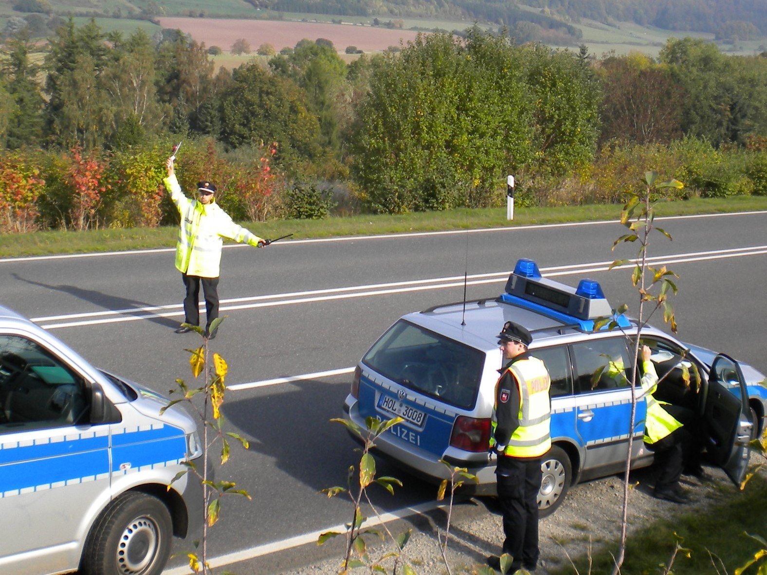 POL-HOL: Mit 171 Km/h Auf Der B 64 Unterwegs / Polizei Will Kontrollen ...