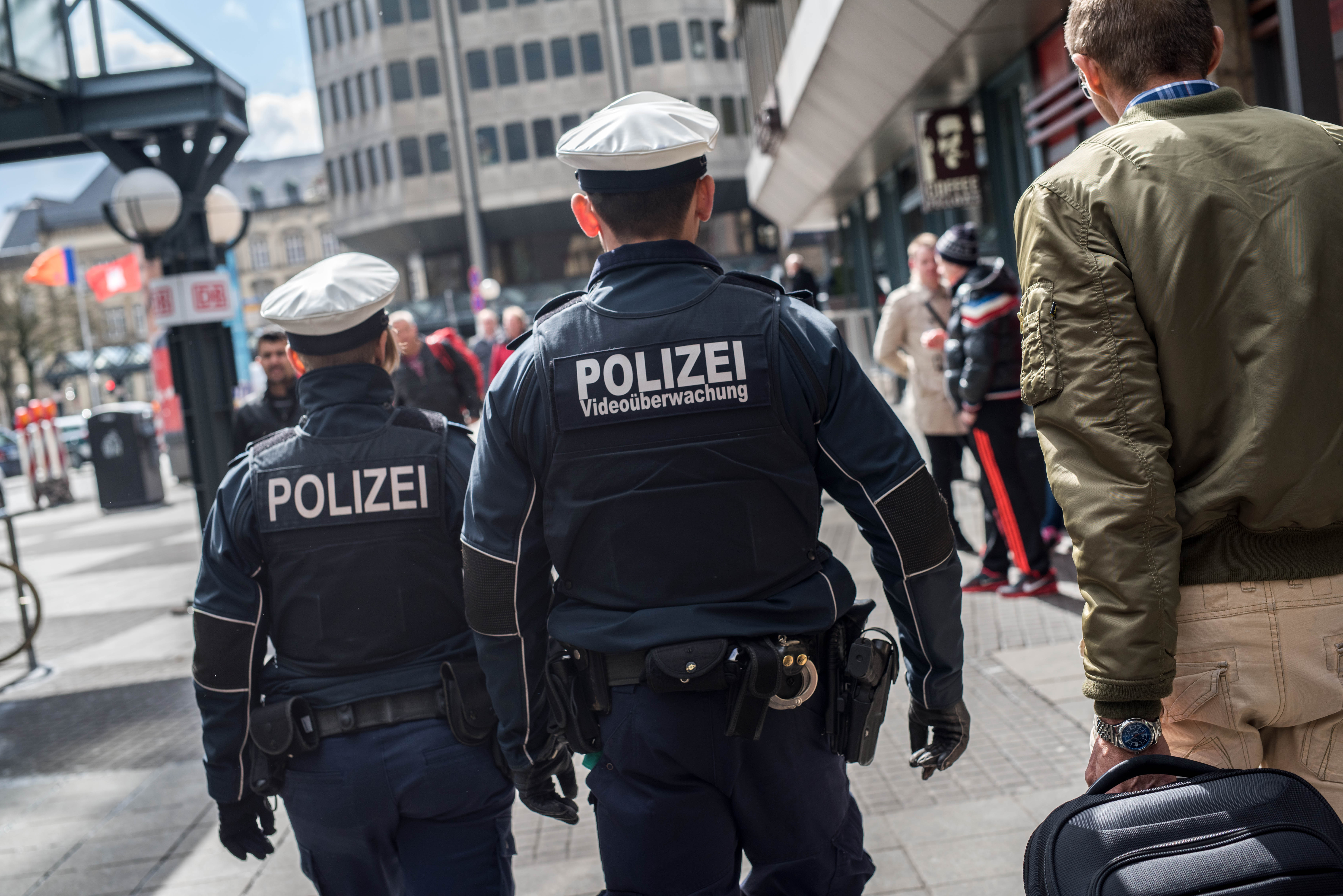 Polizeibericht Hamburg: BPOL-HH: 2,9 Promille: Bundespolizei Nimmt ...