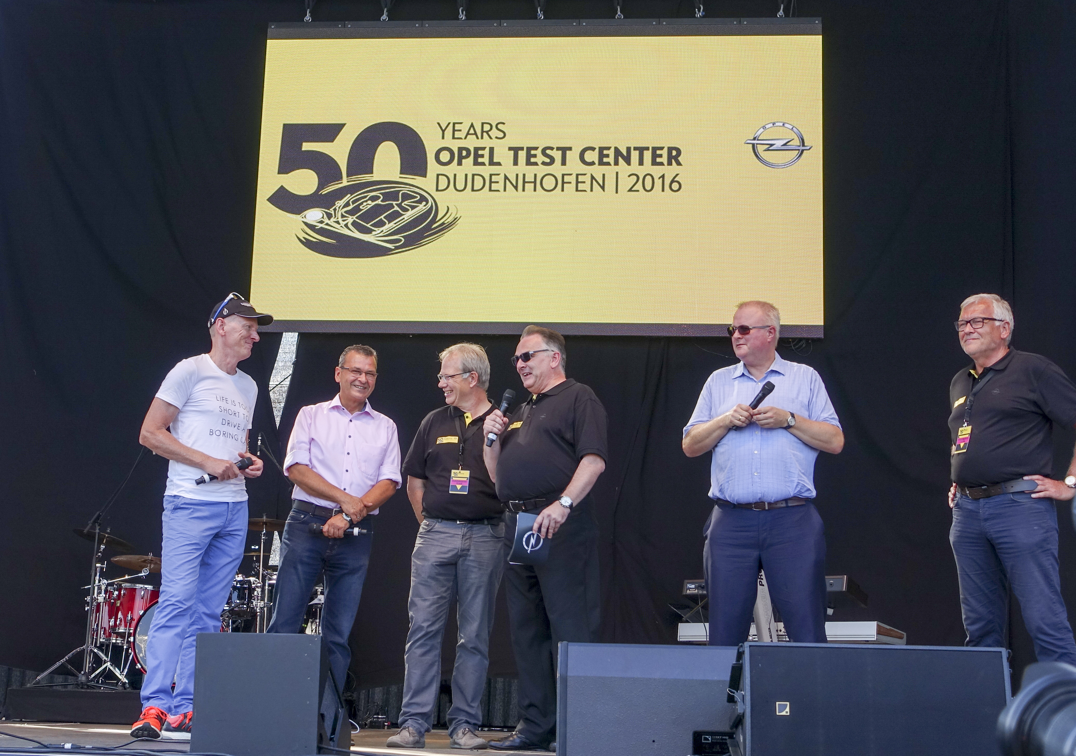 Besucheransturm Auf Das Opel Test Center Rodgau Dudenhofen Der Offenen Tur Presseportal