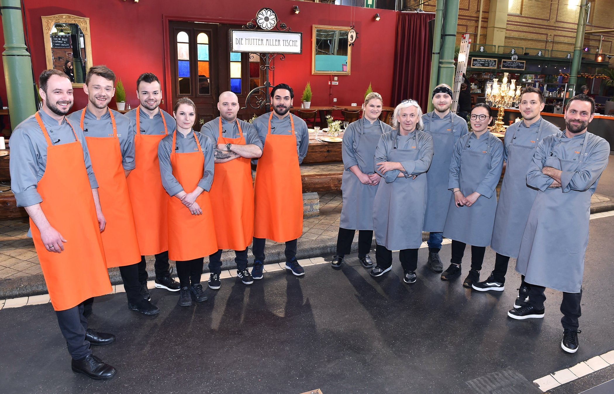 Die Messer Sind Gewetzt Zw lf Der Besten K che Deutschlands Wollen top-chef-heats-up-the-competition-with-all-stars-from-around-the