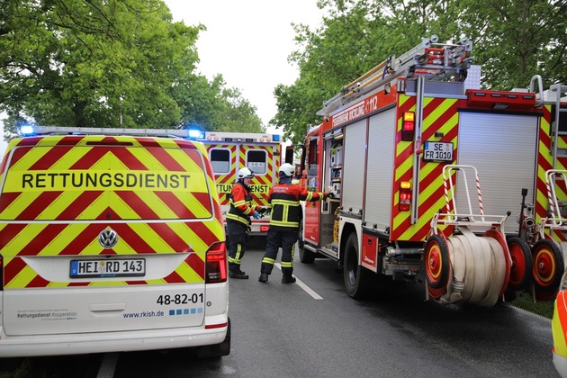 FW-SE: Schwerer Verkehrsunfall zwischen drei Personenkraftwagen