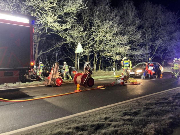 FW Norderstedt: Schwerer Verkehrsunfall - Notruf über Automatische Unfallerkennung des Smartphones