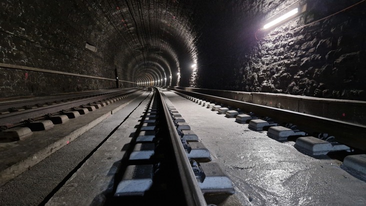 Medienmitteilung: BLS legt Konzept für die Sanierung der Betonschäden im Lötschberg-Scheiteltunnel vor