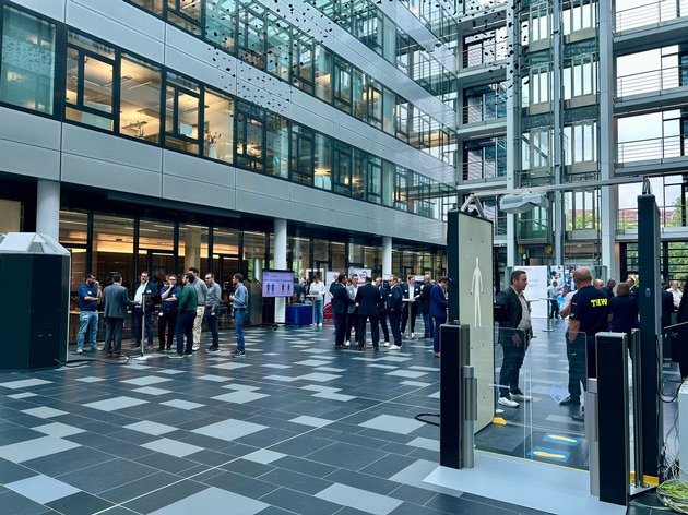 Großes Interesse am KRITIS Sicherheitstag von dormakaba in München