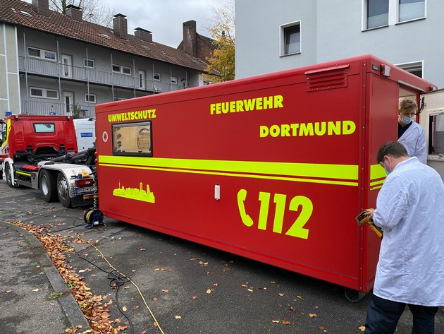 FW-GE: Fund von hochexplosiver Pikrinsäure sorgt für Einsatz der Bundespolizei und der Feuerwehr Dortmund in Gelsenkirchen-Resse