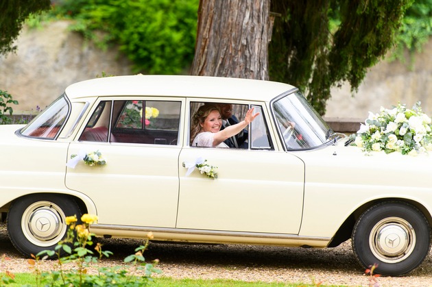 Wird Caroline Frier als Dr. Sarah König endlich &quot;Ja!&quot; sagen? &quot;Die Landarztpraxis&quot; feiert Hochzeit am Schliersee - am Montag, 5. August, um 19 Uhr in SAT.1