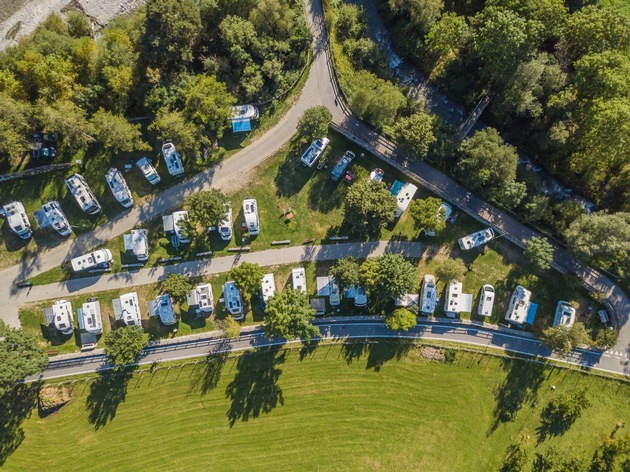 Campingurlaub in Deutschland bleibt bezahlbar: Hessen und Thüringen günstigste Camping-Bundesländer
