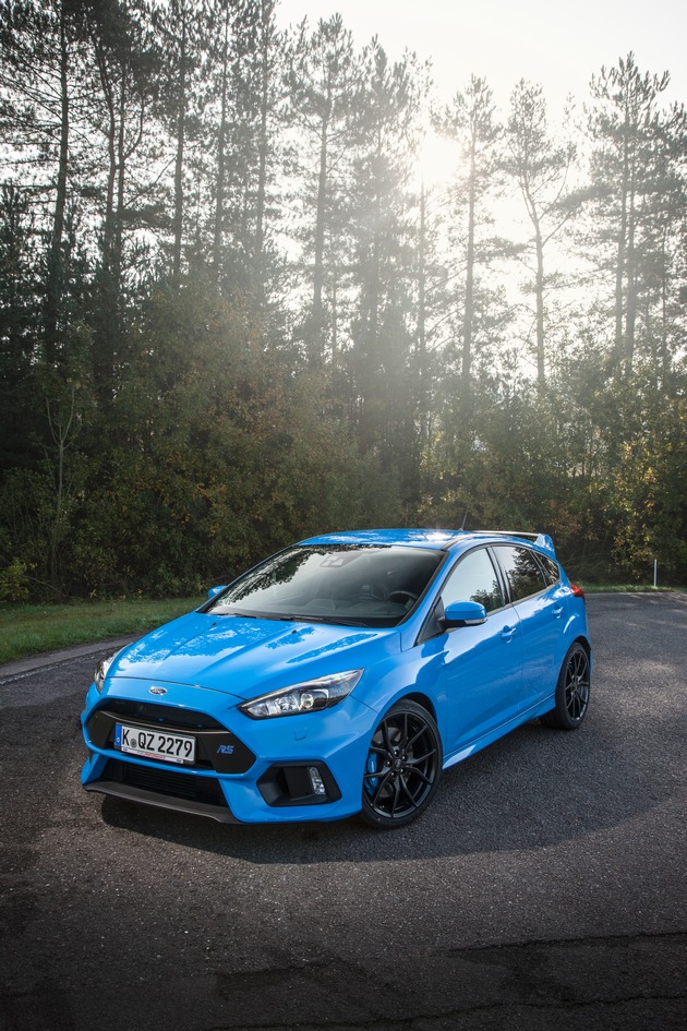 Essen Motor Show-Premiere: Neuer Ford Focus RS ist die neue Messlatte in der kompakten Performance-Klasse (FOTO)