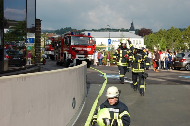 FW-OE: Feuer im Keller eines Hotelbetriebes